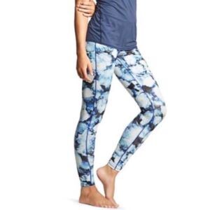 Blue Floral Crush Athleta Chaturanga Leggings | S
